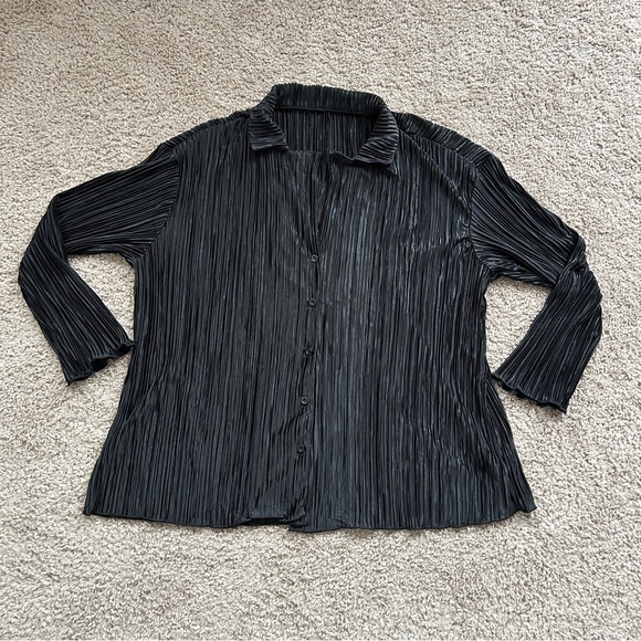 No Boundaries Black Soot Plisse Button Up Shirt Size Medium - Picture 3 of 8